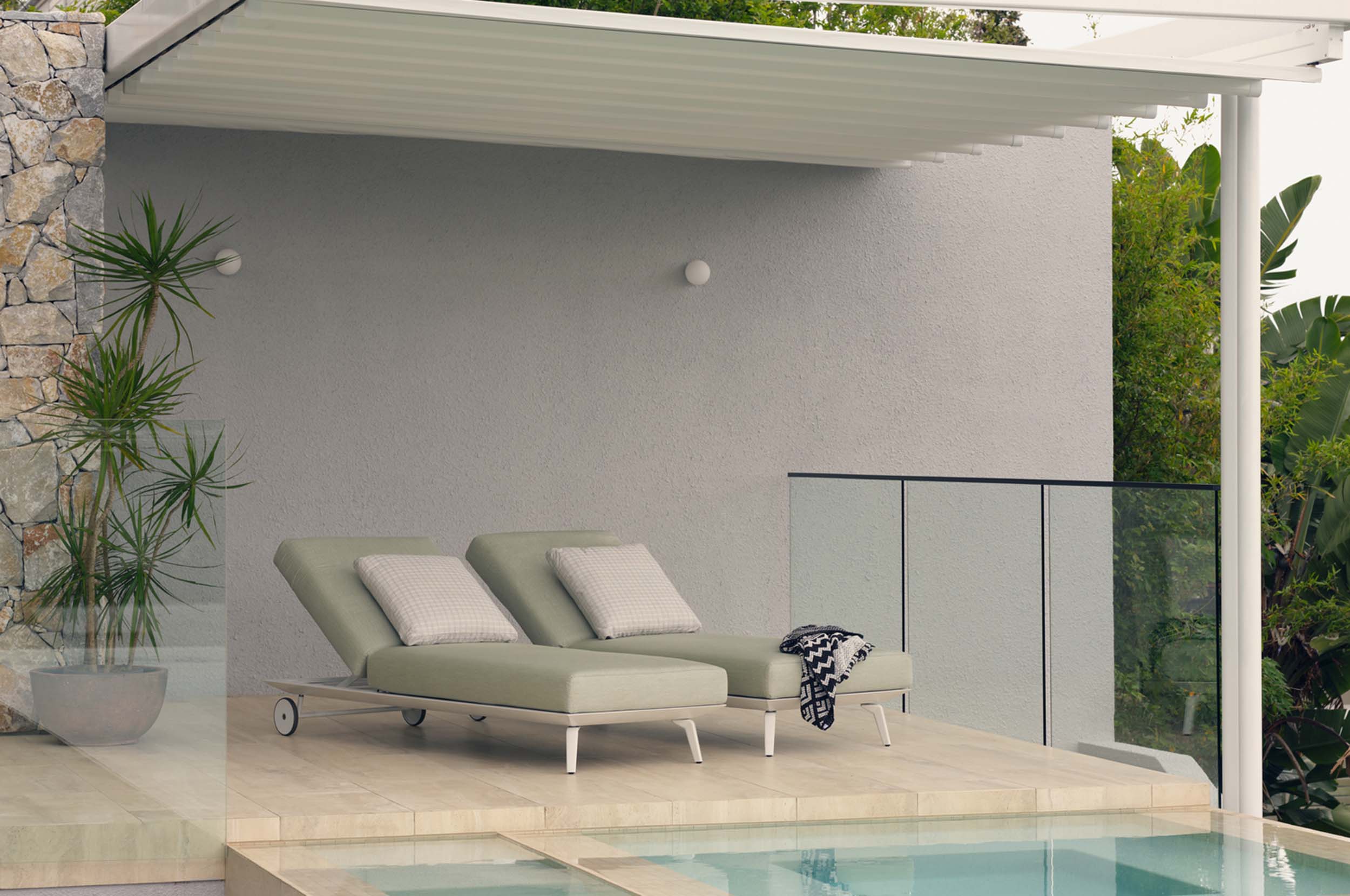 WeatherGuard Cover for King Cove Sun lounge King Living